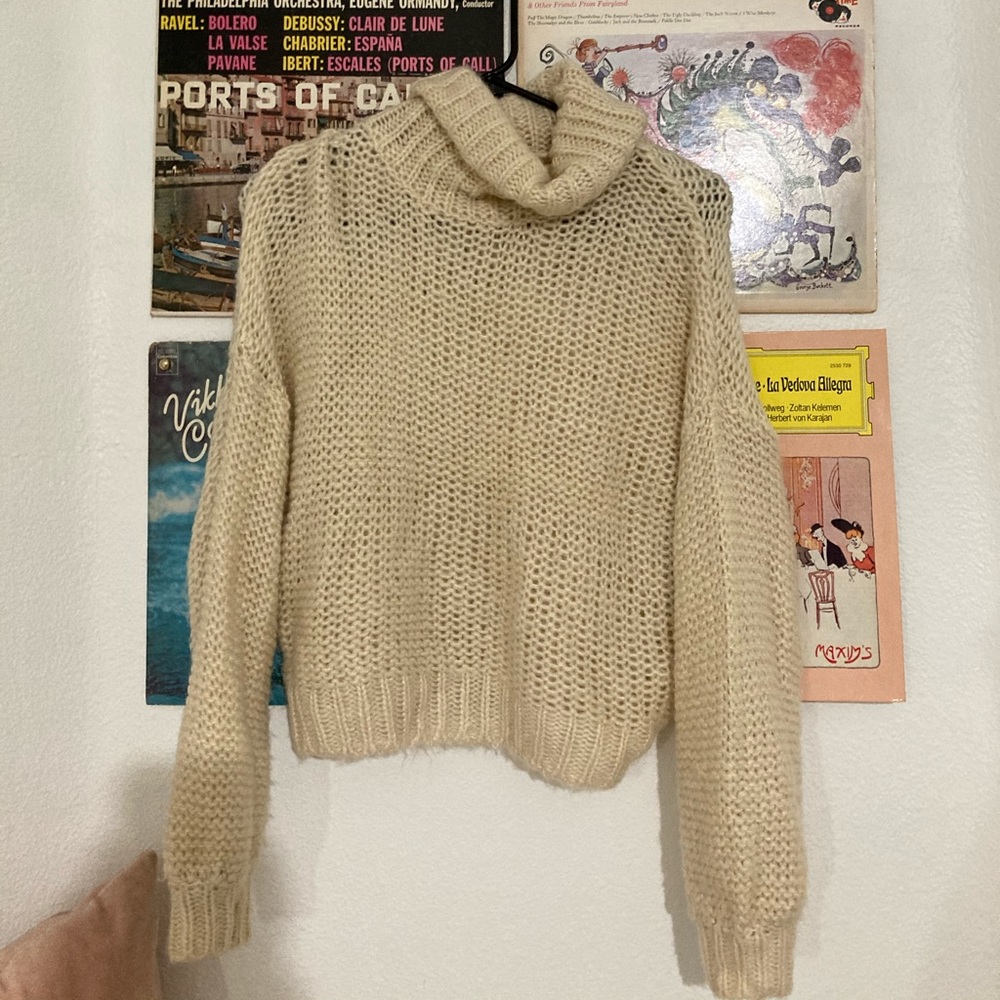 Billabong sweater